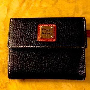 Dooney & Bourke blk pebbled leather wallet
